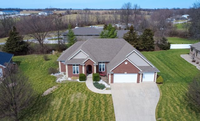 1232 RYAN DR, Centralia, MO 65240