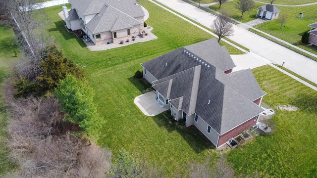 1232 RYAN DR, Centralia, MO 65240