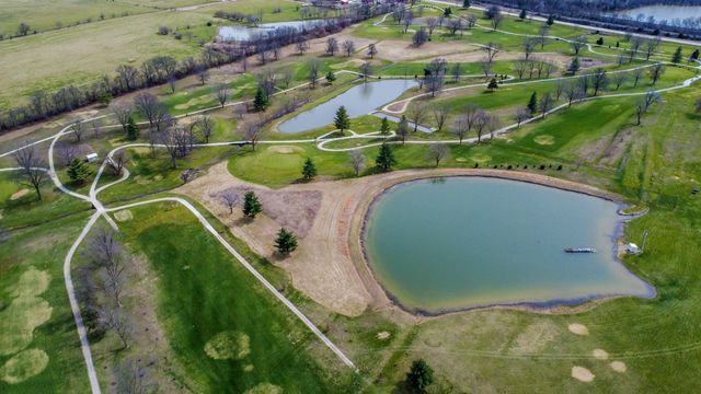 1232 RYAN DR, Centralia, MO 65240