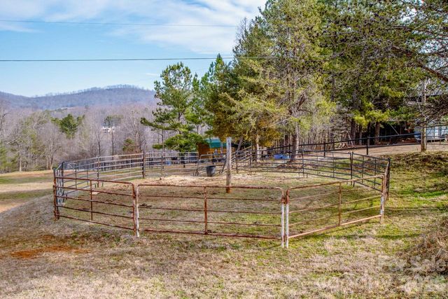 508 Liles Lane, Hiddenite, NC 28636