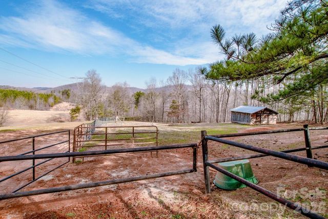 508 Liles Lane, Hiddenite, NC 28636