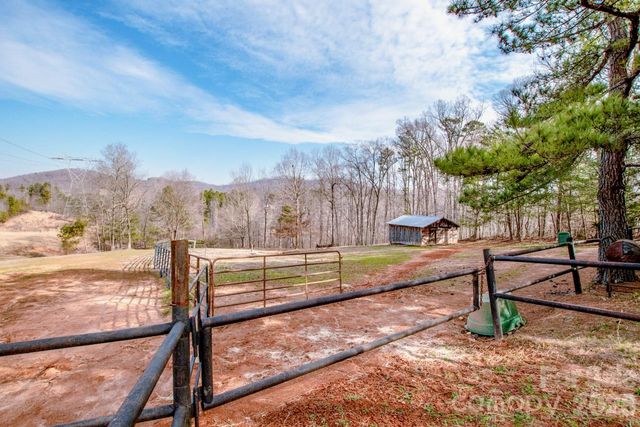 508 Liles Lane, Hiddenite, NC 28636