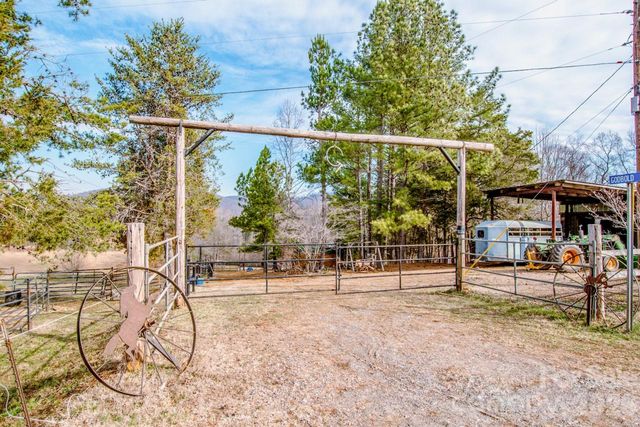 508 Liles Lane, Hiddenite, NC 28636