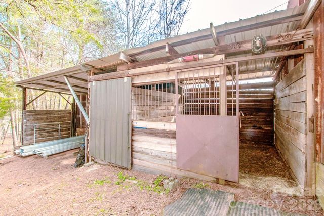 508 Liles Lane, Hiddenite, NC 28636