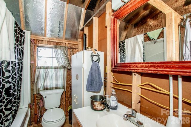 508 Liles Lane, Hiddenite, NC 28636