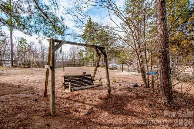 508 Liles Lane, Hiddenite, NC 28636