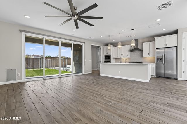 2004 E PARK VIEW Lane, Phoenix, AZ 85024
