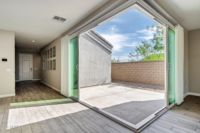 2004 E PARK VIEW Lane, Phoenix, AZ 85024