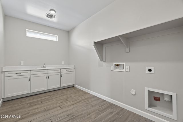 2004 E PARK VIEW Lane, Phoenix, AZ 85024