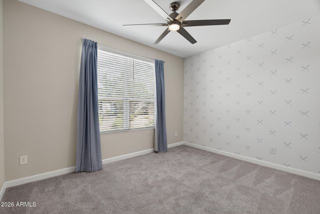 2004 E PARK VIEW Lane, Phoenix, AZ 85024