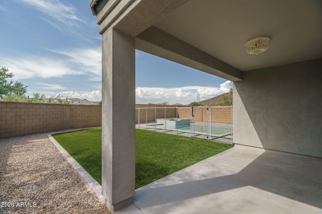 2004 E PARK VIEW Lane, Phoenix, AZ 85024