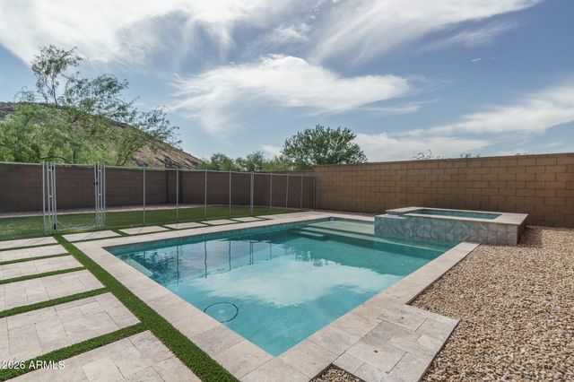 2004 E PARK VIEW Lane, Phoenix, AZ 85024