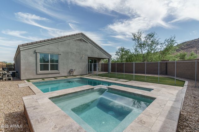 2004 E PARK VIEW Lane, Phoenix, AZ 85024