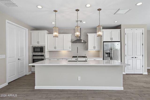 2004 E PARK VIEW Lane, Phoenix, AZ 85024