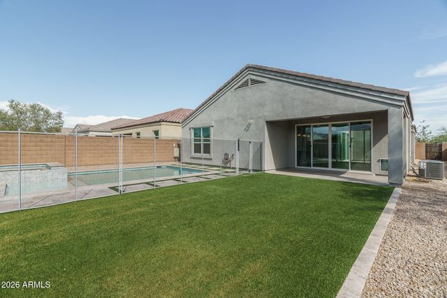 2004 E PARK VIEW Lane, Phoenix, AZ 85024