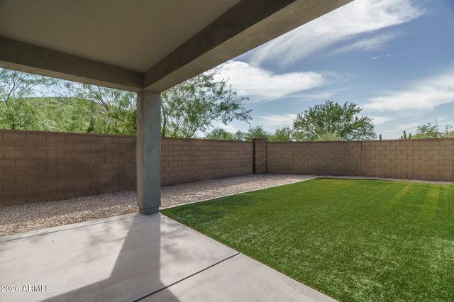 2004 E PARK VIEW Lane, Phoenix, AZ 85024