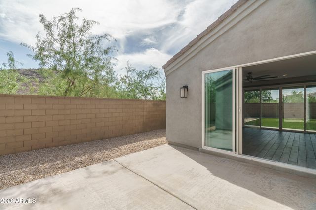 2004 E PARK VIEW Lane, Phoenix, AZ 85024