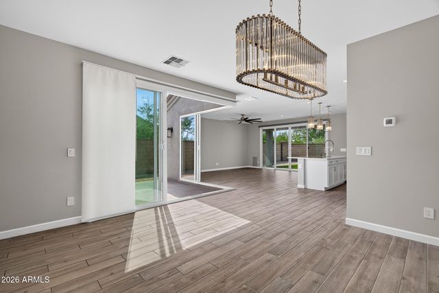 2004 E PARK VIEW Lane, Phoenix, AZ 85024