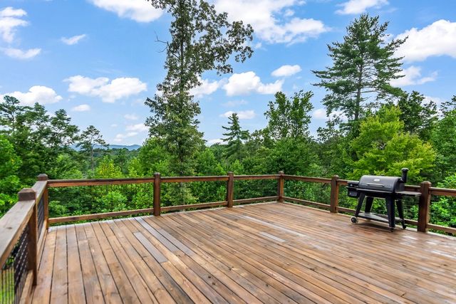 1046 Crossroads Church Road, Ellijay, GA 30540