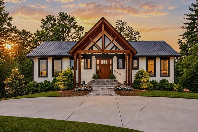 1046 Crossroads Church Road, Ellijay, GA 30540