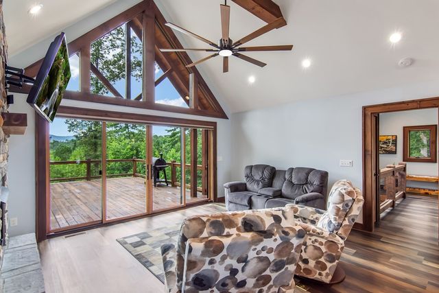 1046 Crossroads Church Road, Ellijay, GA 30540