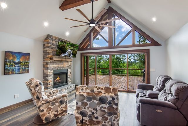1046 Crossroads Church Road, Ellijay, GA 30540