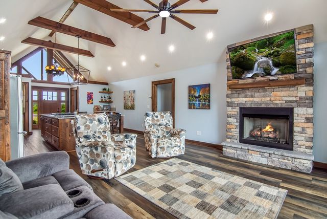 1046 Crossroads Church Road, Ellijay, GA 30540