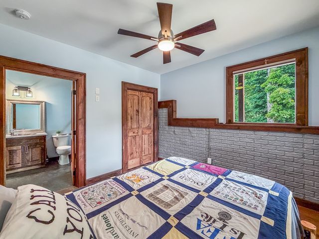 1046 Crossroads Church Road, Ellijay, GA 30540