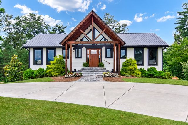 1046 Crossroads Church Road, Ellijay, GA 30540