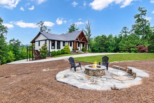 1046 Crossroads Church Road, Ellijay, GA 30540
