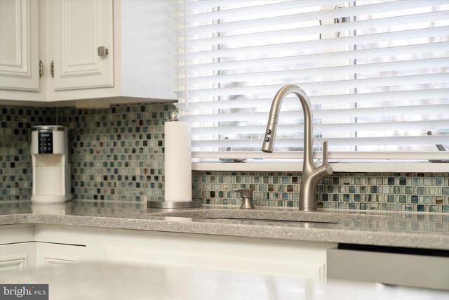 20 AZALEA WAY, Hamilton, NJ 08690