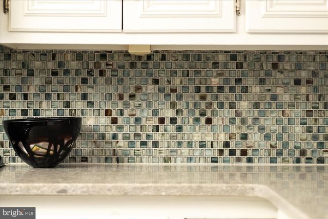 20 AZALEA WAY, Hamilton, NJ 08690