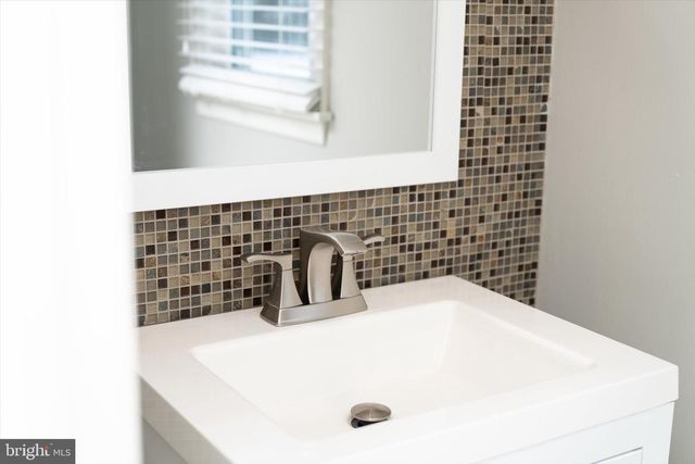 20 AZALEA WAY, Hamilton, NJ 08690