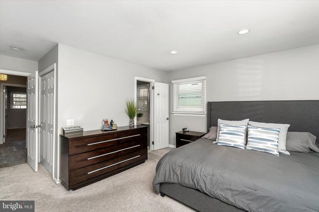 20 AZALEA WAY, Hamilton, NJ 08690