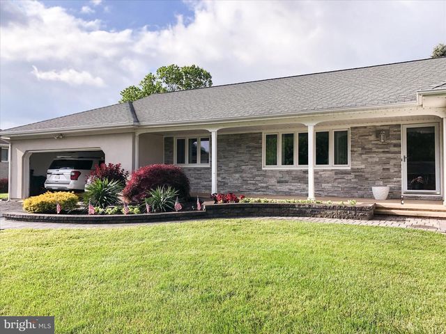 20 AZALEA WAY, Hamilton, NJ 08690