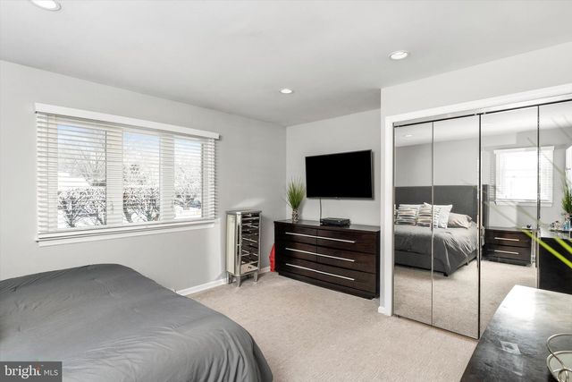 20 AZALEA WAY, Hamilton, NJ 08690