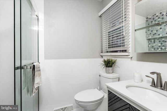 20 AZALEA WAY, Hamilton, NJ 08690