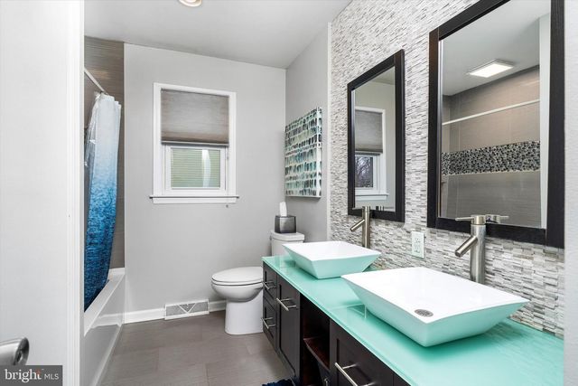 20 AZALEA WAY, Hamilton, NJ 08690