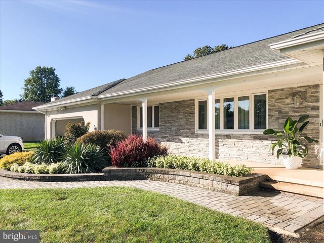 20 AZALEA WAY, Hamilton, NJ 08690