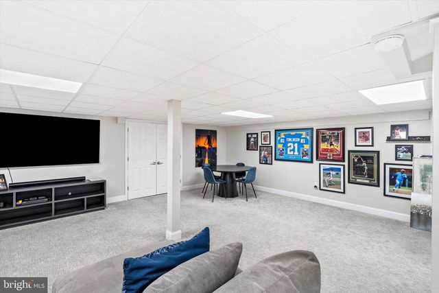 20 AZALEA WAY, Hamilton, NJ 08690