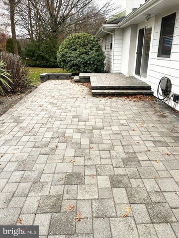 20 AZALEA WAY, Hamilton, NJ 08690