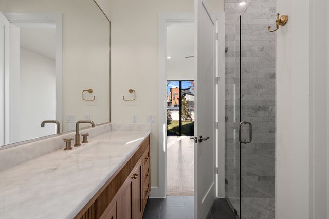 6028 Richmond Avenue, Dallas, TX 75206