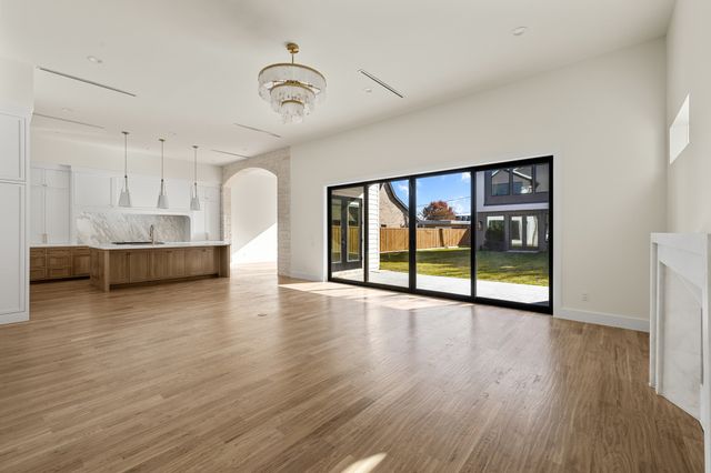 6028 Richmond Avenue, Dallas, TX 75206