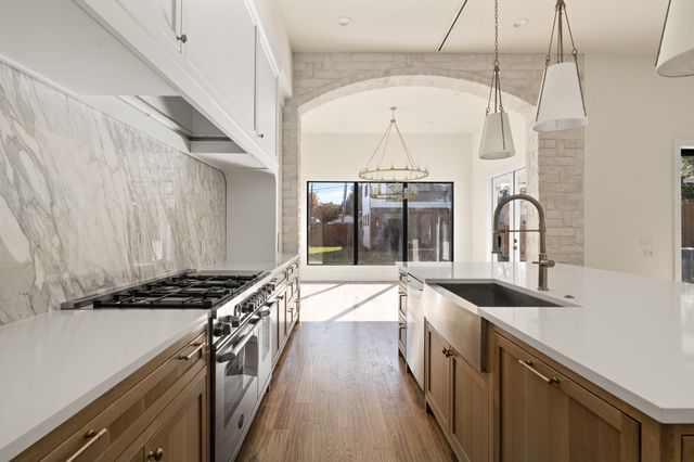 6028 Richmond Avenue, Dallas, TX 75206