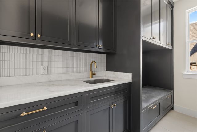 6028 Richmond Avenue, Dallas, TX 75206