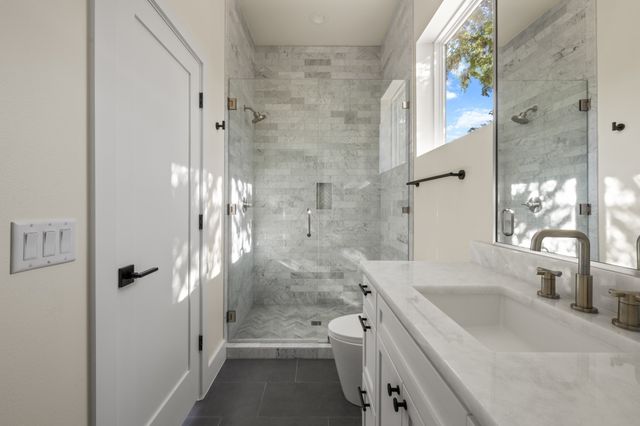 6028 Richmond Avenue, Dallas, TX 75206