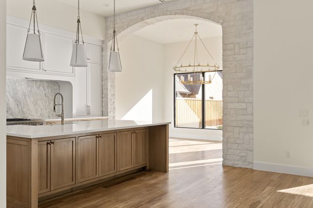 6028 Richmond Avenue, Dallas, TX 75206