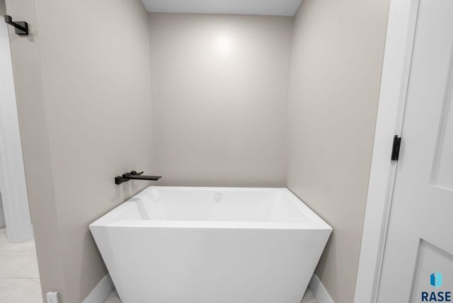 350 S Main Ave Avenue 504, Sioux Falls, SD 57105