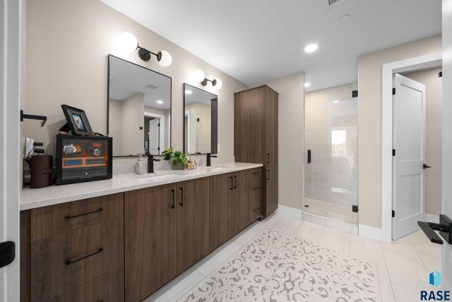 350 S Main Ave Avenue 504, Sioux Falls, SD 57105