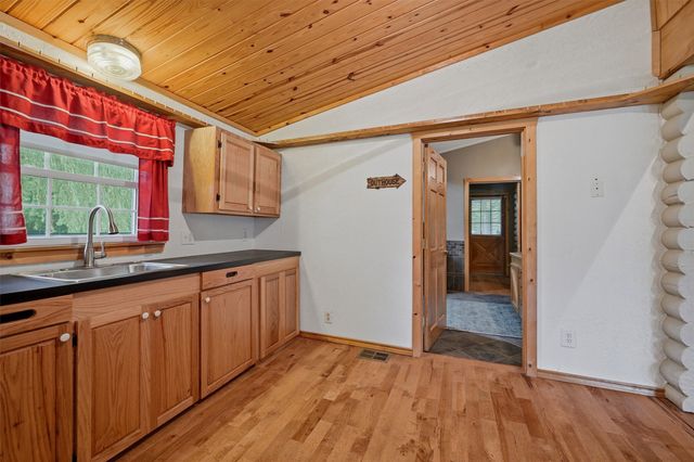 570 Roy Ayres Road, Bells, TX 75414
